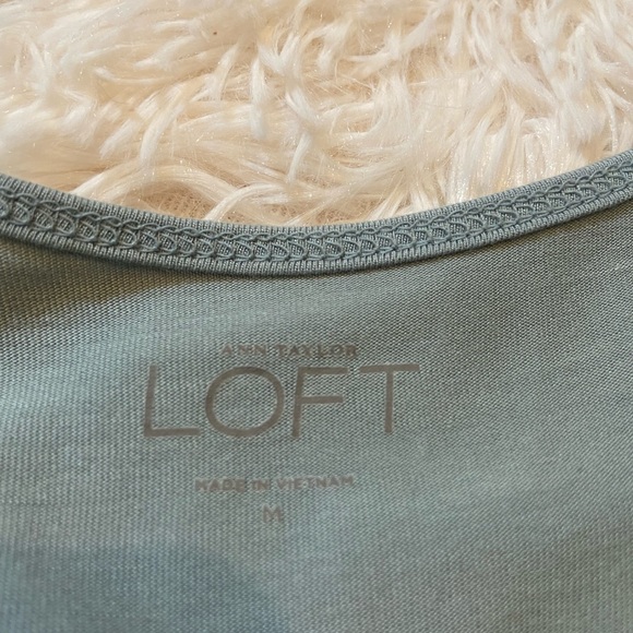 LOFT sleeveless t-shirt - Picture 3 of 3